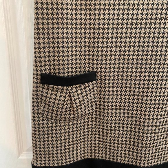 Wool tweed mini dress with side buttons and front pocket ladies size 8 - Picture 4 of 5